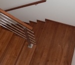 Obložení schodiště a nerezové zábradlí se dřevěným madlem - masiv (dub)_5